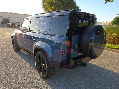 Used 2024 Land Rover Defender 110 X-Dynamic SE AWD/4WD image 3