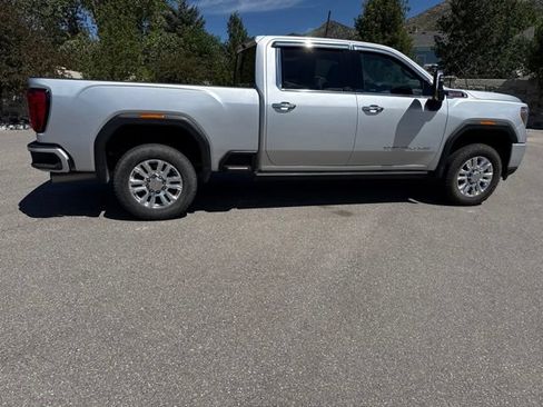 Used 2022 GMC Sierra 2500 Denali w/ Denali Ultimate Package AWD/4WD image 11