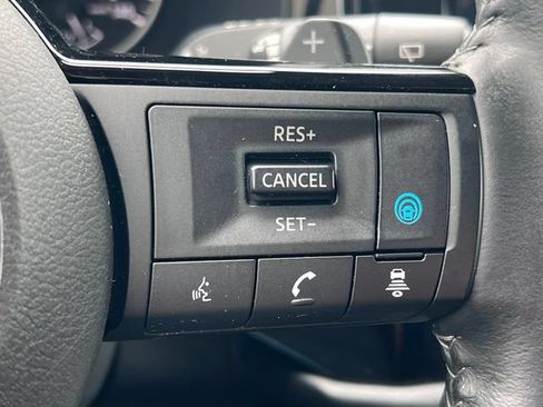 Used 2022 Nissan Pathfinder SL w/ SL Black Package AWD/4WD image 22