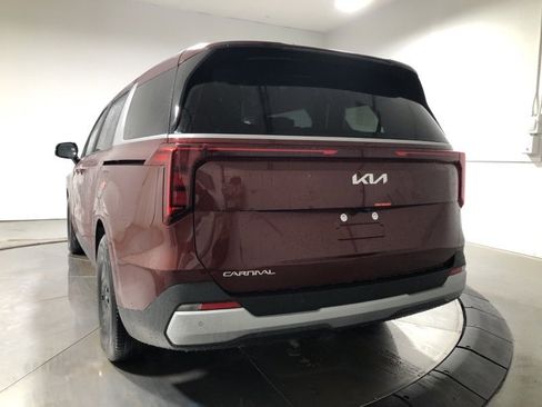 New 2026 Kia Carnival LXS image 5