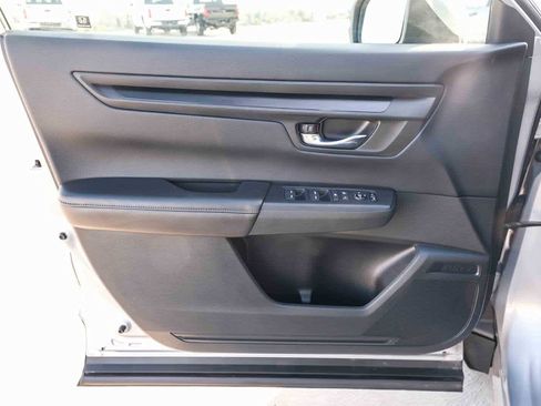 Used 2025 Honda CR-V LX image 22