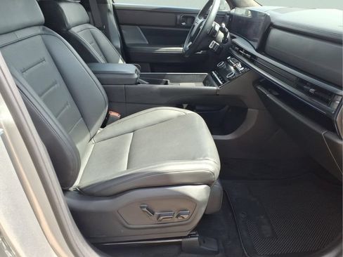 Used 2025 Hyundai Santa Fe Calligraphy FWD image 12