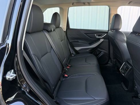 Used 2023 Subaru Forester Limited image 32