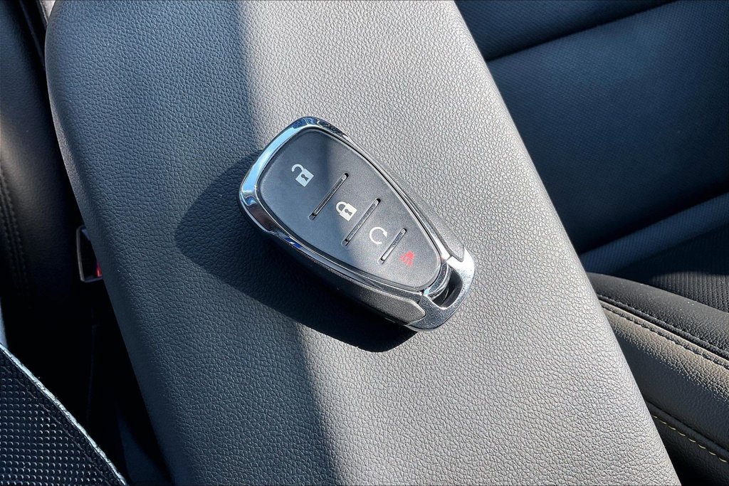 Used 2025 Chevrolet Trax ACTIV w/ Driver Confidence Package FWD image 39