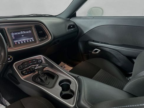 Used 2022 Dodge Challenger GT image 21