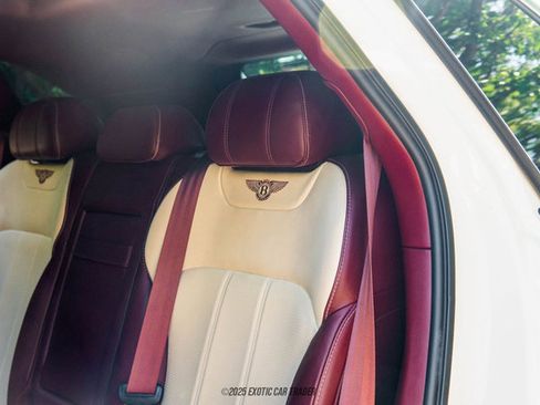 Used 2019 Bentley Bentayga image 34