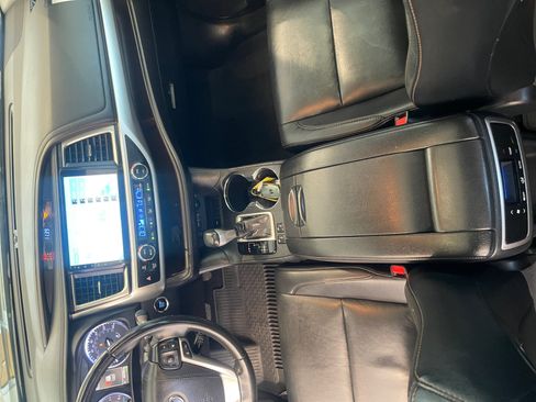 Used 2019 Toyota Highlander XLE FWD image 15