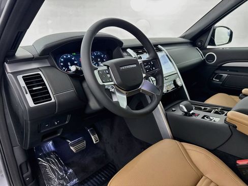 New 2026 Land Rover Discovery Limited Edition AWD/4WD image 9