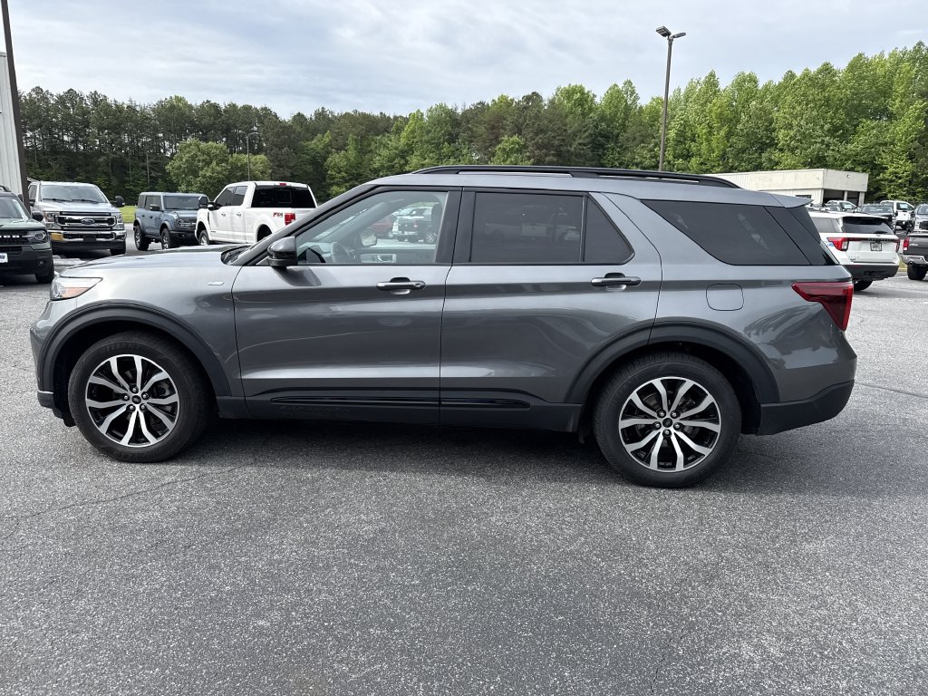 Used 2023 Ford Explorer ST-Line w/ Class IV Trailer Tow Package RWD image 4