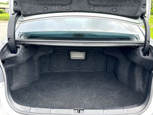 Used 2015 Toyota Avalon XLE image 18