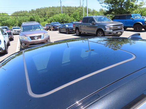 Used 2022 BMW 330i xDrive Sedan w/ Driving Assistance Package AWD/4WD image 9