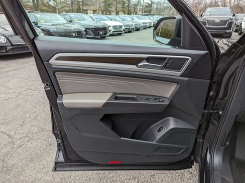 Used 2023 Volkswagen Atlas SE w/ Panoramic Sunroof Package AWD/4WD image 11