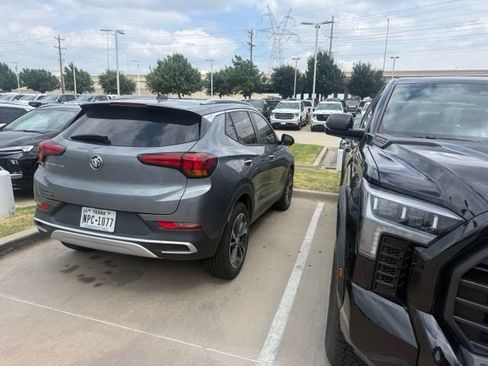Used 2020 Buick Encore GX Select FWD image 2