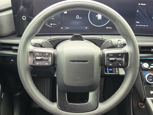 Used 2024 Hyundai Santa Fe Calligraphy FWD image 23