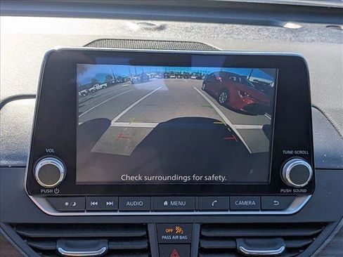 Used 2024 Nissan Altima 2.5 SV image 13