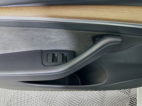 Used 2023 Tesla Model 3 Standard Range image 15