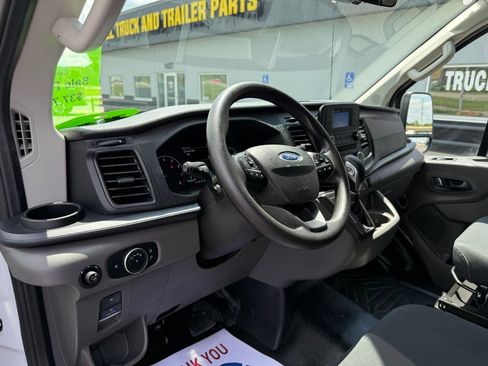 Used 2025 Ford Transit 250 Low Roof w/ Exterior Upgrade Package RWD image 4