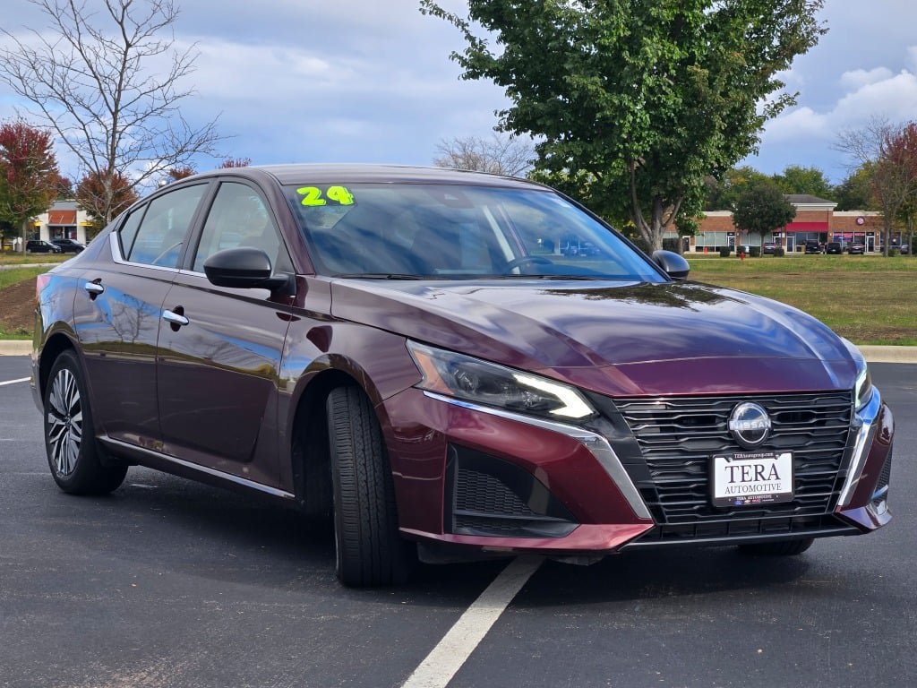 Used 2024 Nissan Altima 2.5 SV FWD image 4