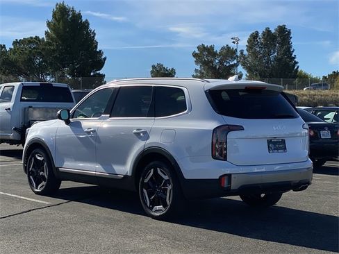 Used 2025 Kia Telluride EX image 7