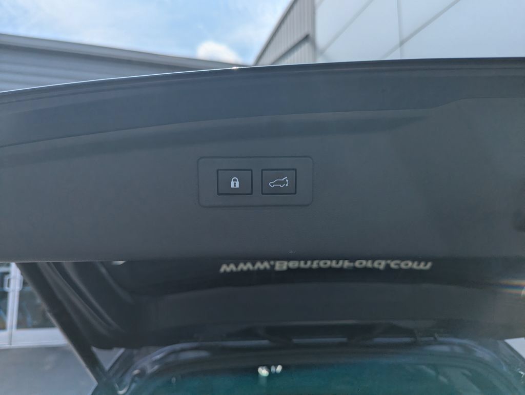 Used 2025 Subaru Outback Onyx Edition AWD/4WD image 48