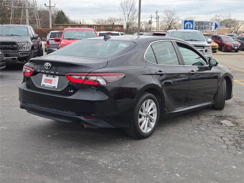 Used 2024 Toyota Camry LE image 12