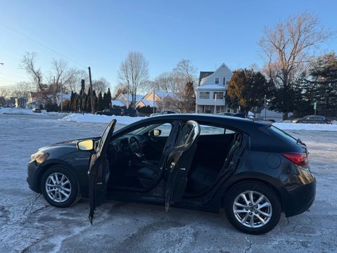 Used 2015 MAZDA MAZDA3 i Grand Touring image 7