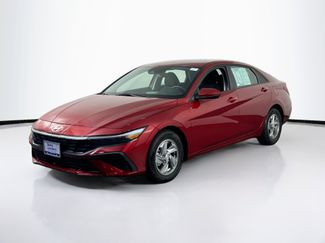 Used 2024 Hyundai Elantra SE FWD video 1