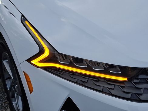 Used 2024 Kia K5 LXS image 9