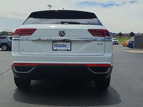 Used 2022 Volkswagen Atlas Cross Sport SE FWD image 6
