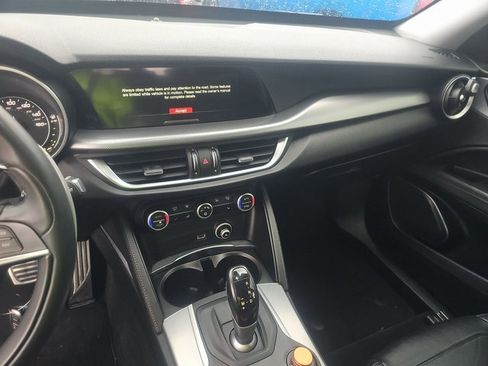 Used 2018 Alfa Romeo Stelvio Sport w/ Quick Order Package 22J Sport image 6