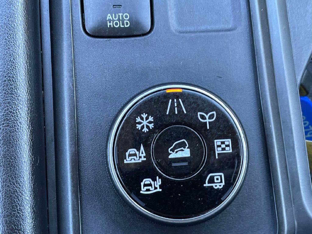 Used 2024 Nissan Pathfinder S AWD/4WD image 28