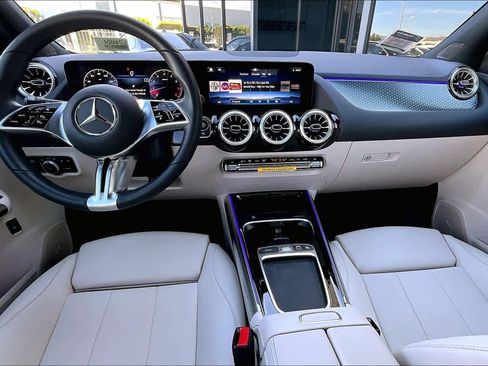 Used 2025 Mercedes-Benz GLA 250 image 15