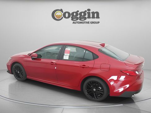 New 2026 Toyota Camry SE image 9