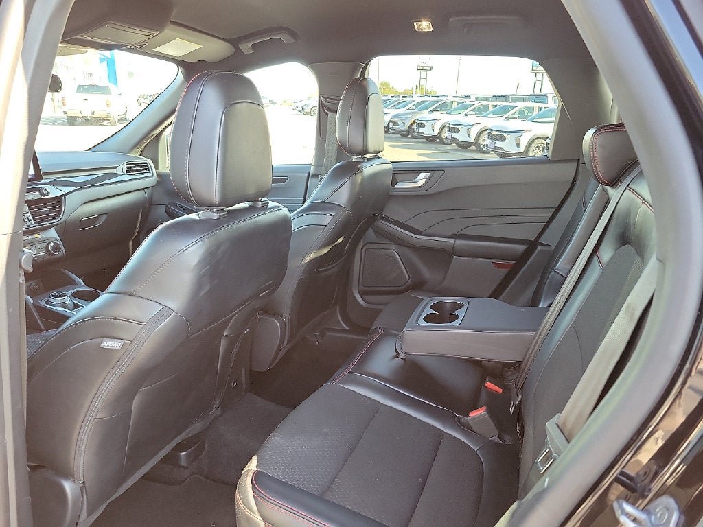 Used 2025 Ford Escape ST-Line FWD image 9