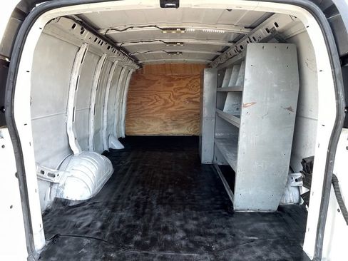 Used 2017 Chevrolet Express 2500 Extended RWD image 27