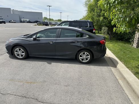Used 2016 Chevrolet Cruze LT w/ Sun And Sound Package image 5