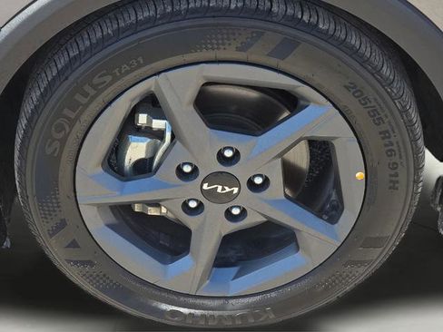Used 2025 Kia K4 FWD image 17
