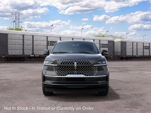 New 2027 Lincoln Navigator Reserve AWD/4WD image 3