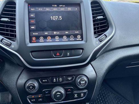 Certified 2022 Jeep Cherokee Latitude AWD/4WD image 12
