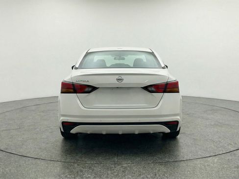 Used 2025 Nissan Altima 2.5 SV image 7