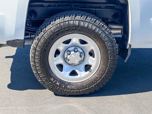 Used 2019 Chevrolet Silverado 1500 W/T w/ WT Convenience Package AWD/4WD image 10