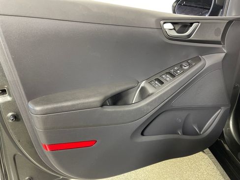 Used 2022 Hyundai Ioniq SEL image 19