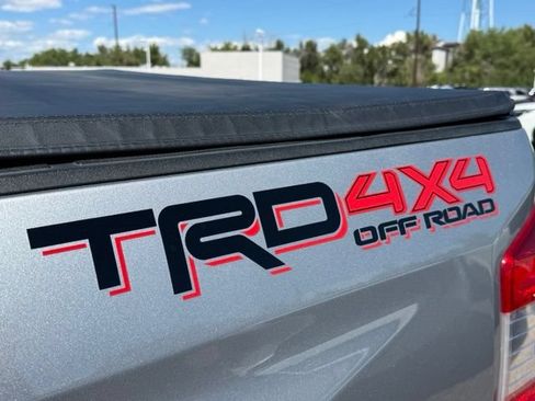Used 2015 Toyota Tundra Limited w/ Limited Premium Package AWD/4WD image 15