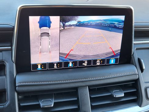 Used 2021 GMC Yukon AT4 w/ AT4 Premium Package image 17