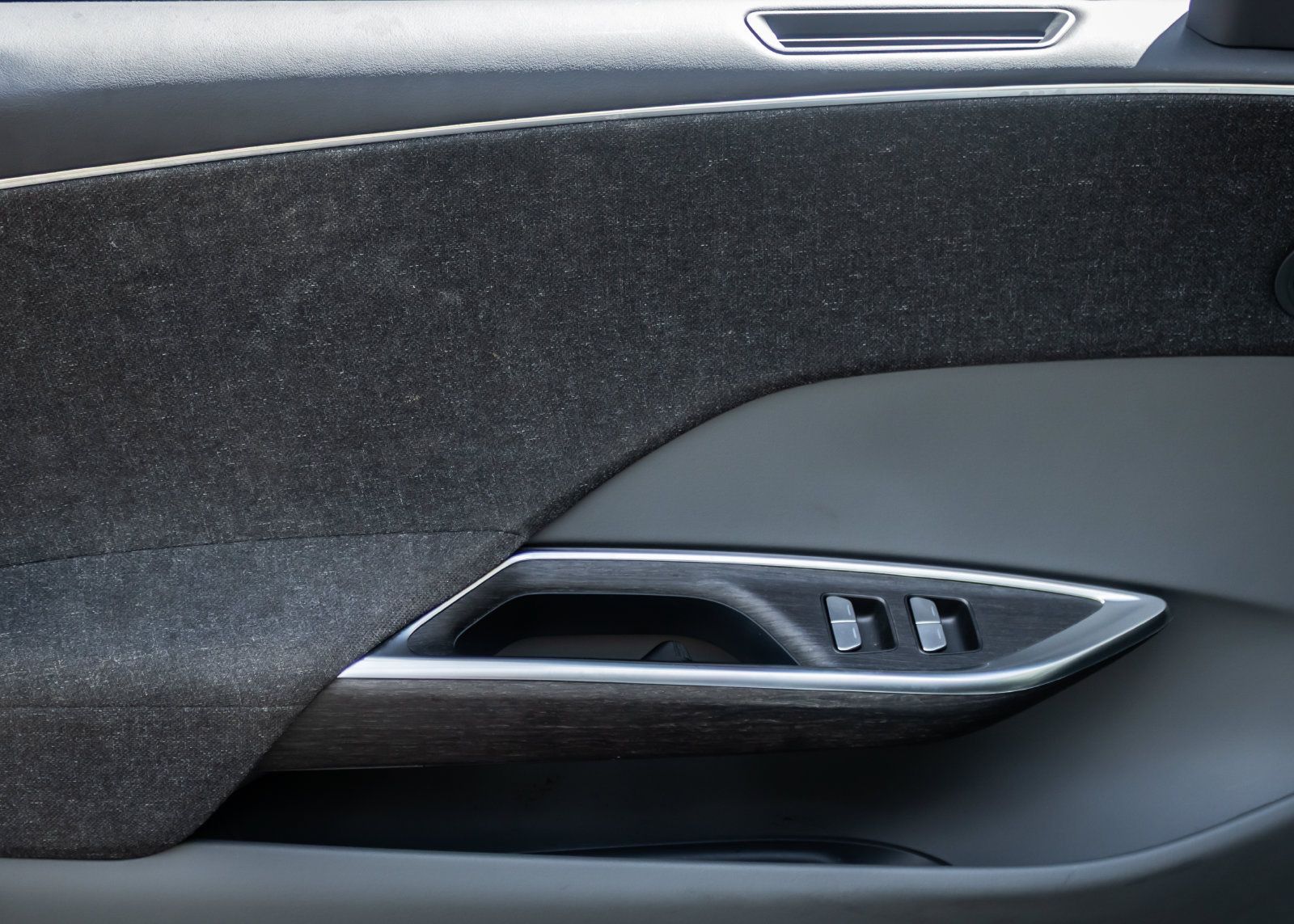 Used 2025 Lucid Air Pure RWD image 23