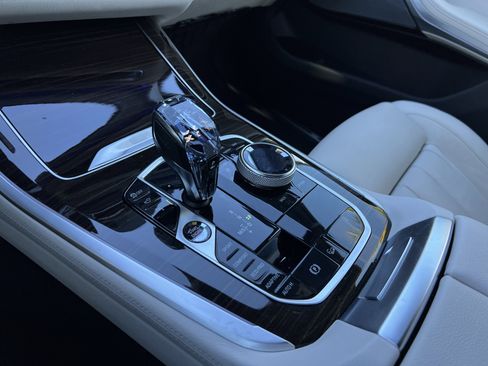 Used 2021 BMW X5 xDrive40i w/ M Sport Package image 26