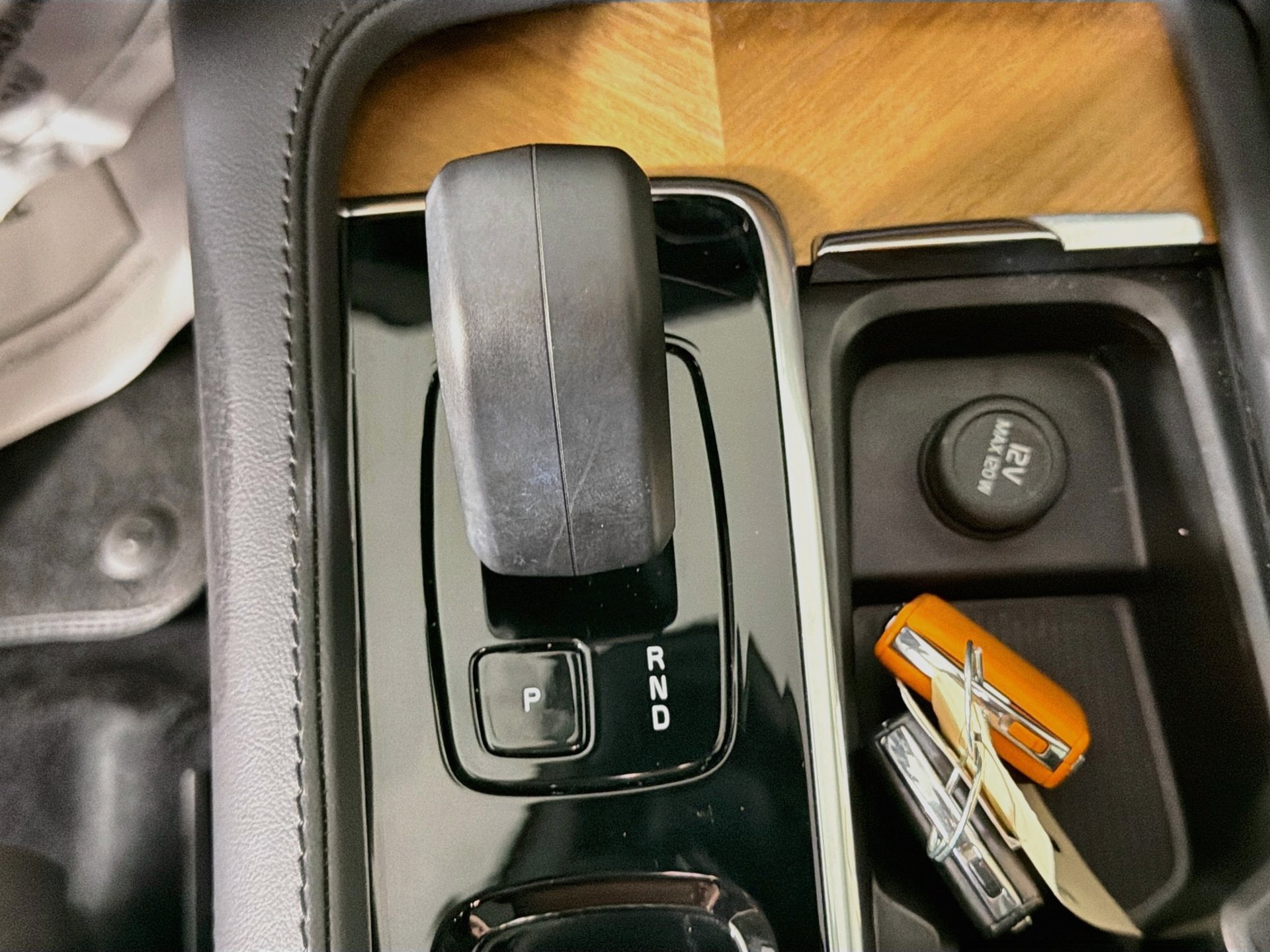 Certified 2024 Volvo XC90 T8 Plus AWD/4WD image 17