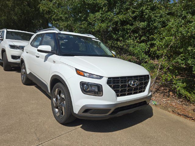 Used 2025 Hyundai Venue SEL FWD image 3