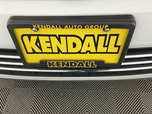 Used 2016 Volkswagen Touareg VR6 AWD/4WD image 32