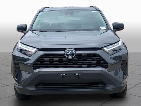 Used 2023 Toyota RAV4 LE AWD/4WD image 4